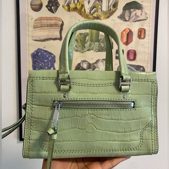 NEW: Marc Jacobs Pear-colored Croc Design Bag in Boxy Silhouette - Picture 1 of 7
